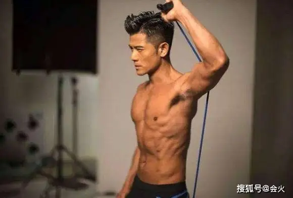 郭富城健身视频_郭富城健身房代言_郭富城健身