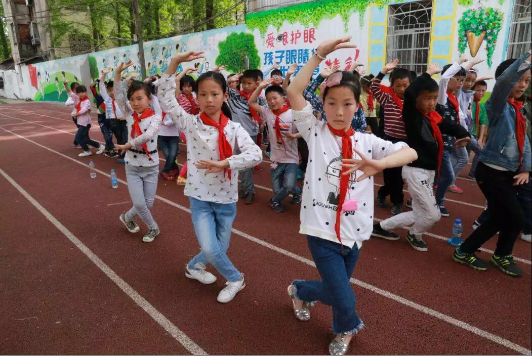 小学生体操共设几个项目比赛_从小学体操有什么好处_小学生需要学体操吗