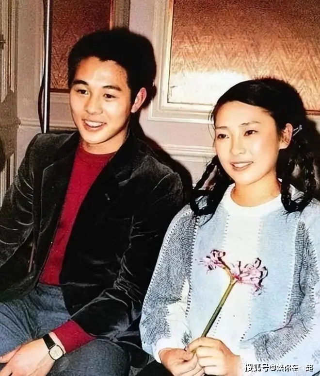 黄秋燕女儿踢足球_世界足球冠军黄秋燕女儿_黄秋燕的女儿真的是足球冠军吗