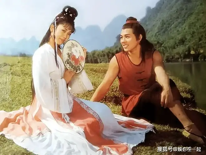 黄秋燕女儿踢足球_黄秋燕的女儿真的是足球冠军吗_世界足球冠军黄秋燕女儿