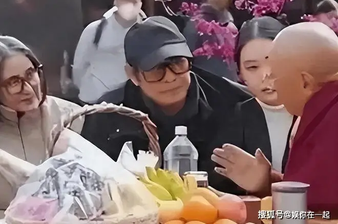 黄秋燕的女儿真的是足球冠军吗_黄秋燕女儿踢足球_世界足球冠军黄秋燕女儿