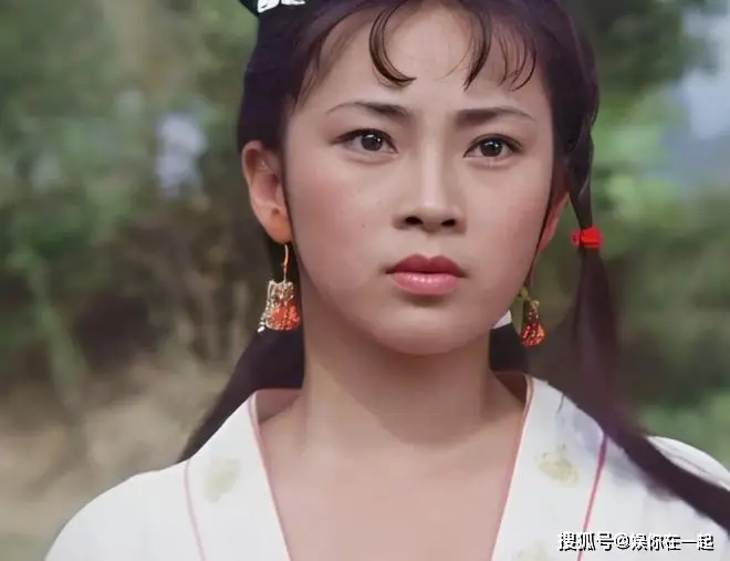 黄秋燕女儿踢足球_黄秋燕的女儿真的是足球冠军吗_世界足球冠军黄秋燕女儿