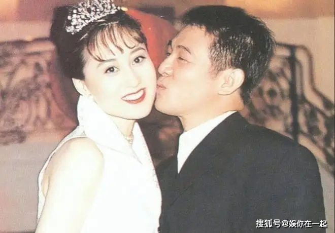 黄秋燕女儿踢足球_黄秋燕的女儿真的是足球冠军吗_世界足球冠军黄秋燕女儿