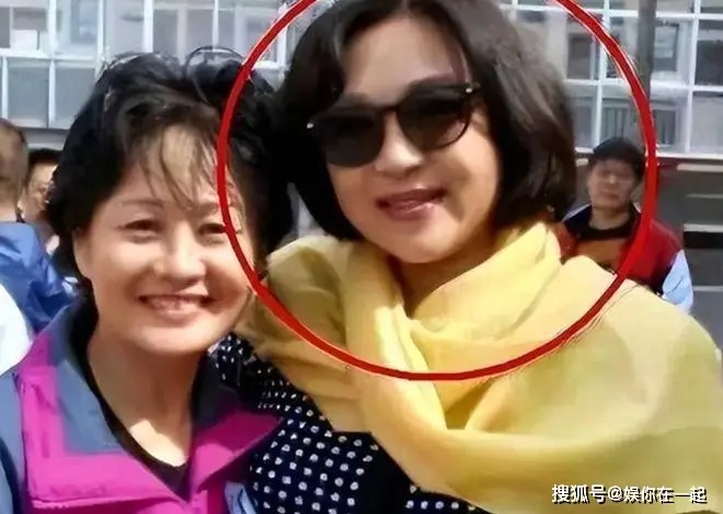 黄秋燕女儿踢足球_黄秋燕的女儿真的是足球冠军吗_世界足球冠军黄秋燕女儿