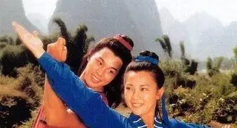足球冠军女儿黄秋燕是谁_黄秋燕女儿踢足球_黄秋燕的女儿真的是足球冠军吗