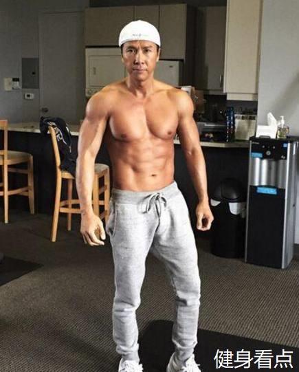 光头健身男_光头圈健身明星是谁_健身圈光头明星