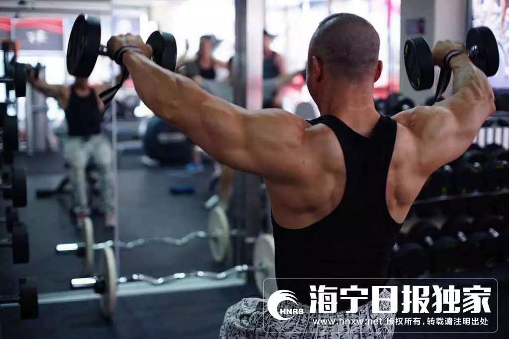 中国举重单腿_单腿举重奥运冠军_单腿举重冠军