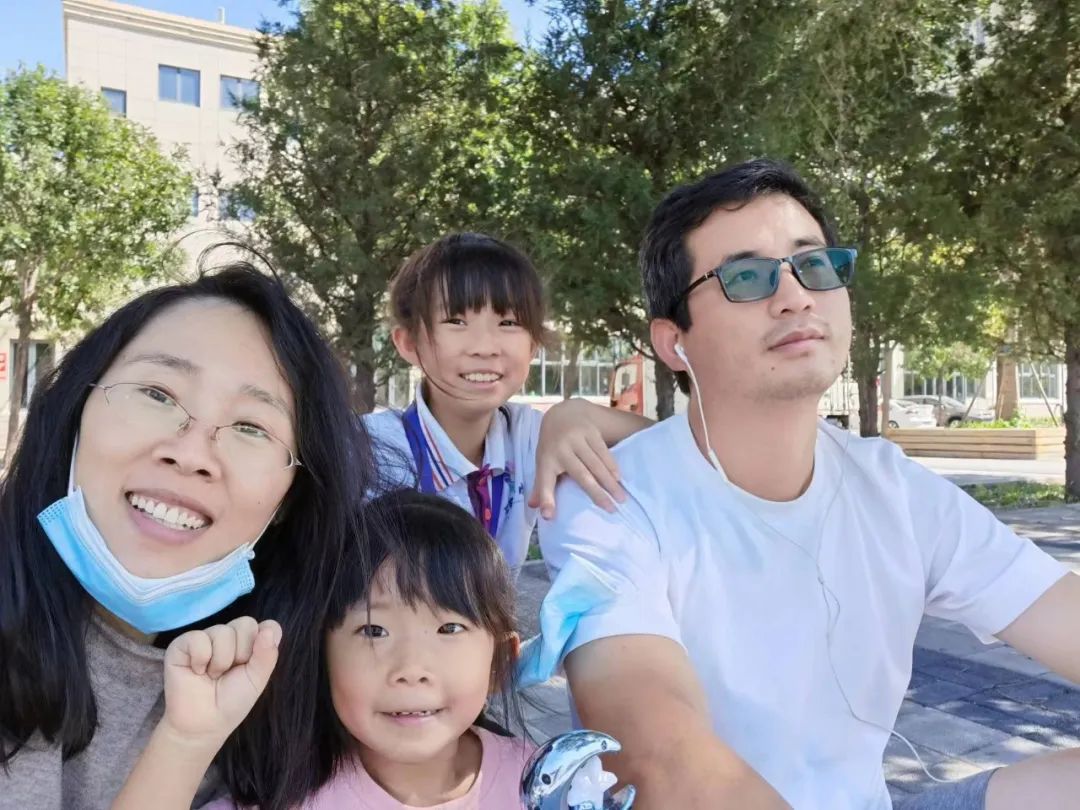 足球守门员出门规则视频_足球守门员出禁区怎么判_足球守门员出击动作