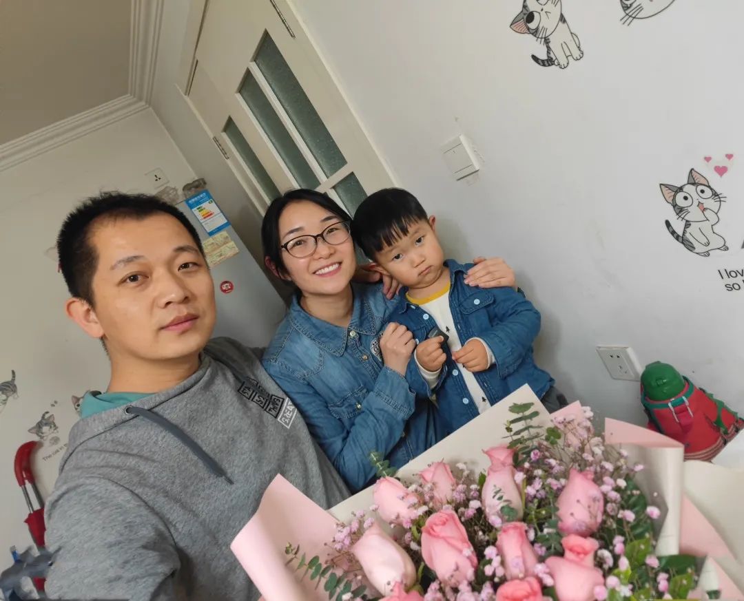 足球守门员出门规则视频_足球守门员出击动作_足球守门员出禁区怎么判